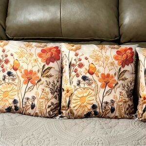 2/Vibrant Floral Decorative Three Throw Pillows